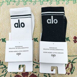 NWT ALO Yoga Throwback Sock 2 Pairs - M